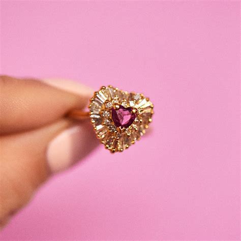 14ct gold ring set with a heart shaped ruby and diamonds – Vintage Pink London