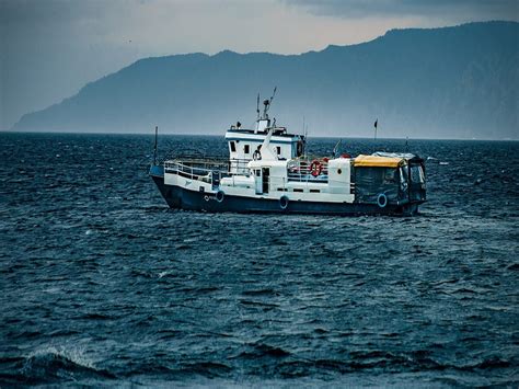 Lake Baikal: The Largest Freshwater Lake - Ocean Info