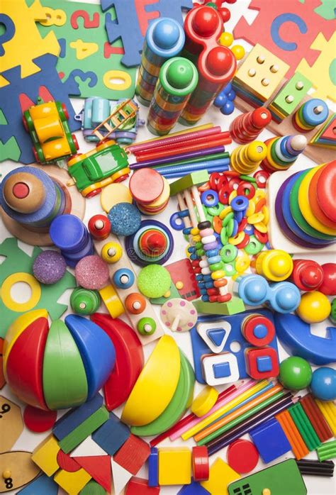 Muitos Brinquedos - Muito muitos brinquedos imagem de stock. Imagem de brinquedo - 45674703