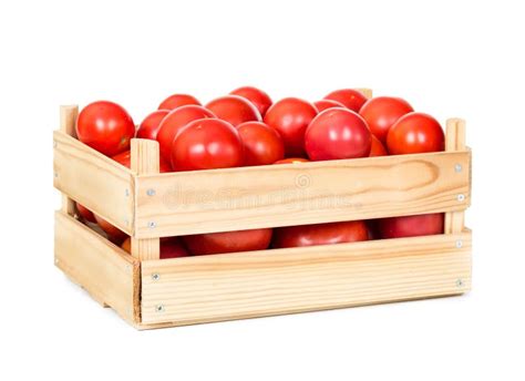 Tomates Frescos En Caja De Madera Imagen De Archivo Imagen De Cereza