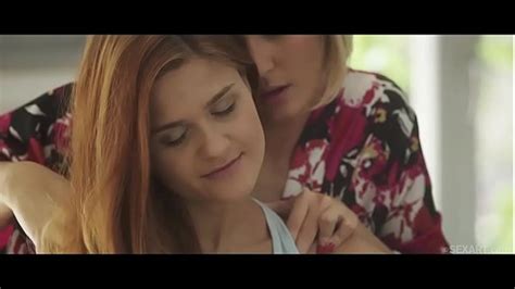 Lusty Lesbian Intercourse In The Morning XNXX