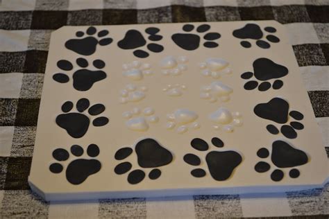 Decorate The Cake: Puppy Paw Print Tutorial