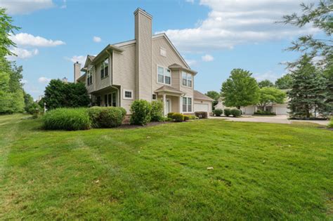 2672 Wyndgate Ct Townhome Townhome Rental In Westlake Oh