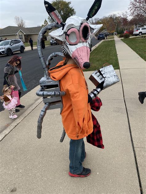 Mangle FNAF costume. Finished. : r/cardboard