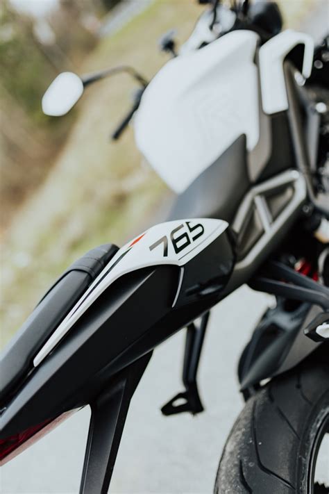 Triumph Street Triple R 2023 Mid Naked Vergleichtest