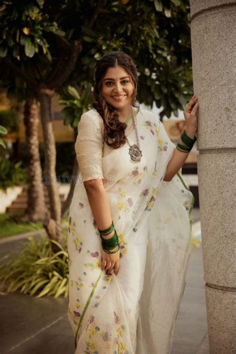 Beautiful Manjima Mohan Onam Saree Photos 06 244685 Kollywood Zone