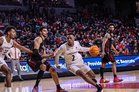 University of Cincinnati Basketball Photography on Behance