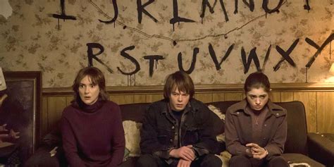 Stranger Things The Ultimate Guide To The Expanded Universe In Order