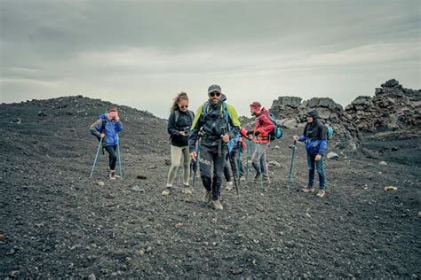 Etna Sud Tour Guidato Di Trekking Ai Crateri Sommitali Getyourguide