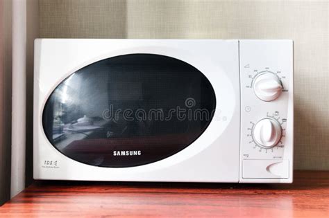 Belarus, Brest - January 9, 2020:Old White Microwave Samsung M1711NR ...