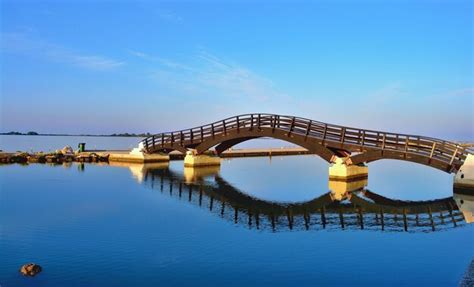 Premium Photo Wooden Bridge At Lefkada