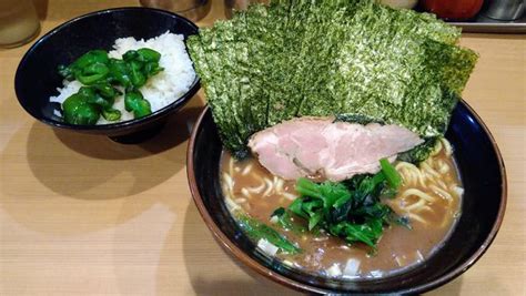 『ラーメン味濃いめ･麺硬め海苔w･ライスサービス』横浜家系らーめん 武道家 賢斗のレビュー ラーメンデータベース