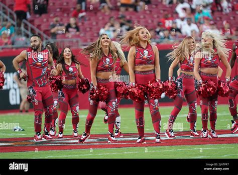 Tampa Bay Buccaneers Cheerleaders Hi Res Stock Photography And Images