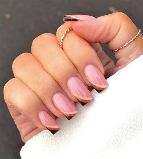 20 Elegant French Tip Fall Nail Ideas For Timeless Seasonal Beauty