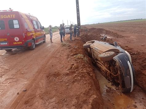 Condutora Perde Controle E Carro Cai Em Vala De Escoamento Em Sorriso