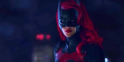 Batwoman S Identity Is A Little Less Secret In Latest Promo Flipboard