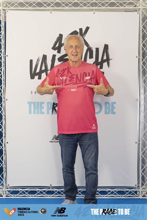 Así Es La Camiseta Rosa Del Maratón De Valencia 2023