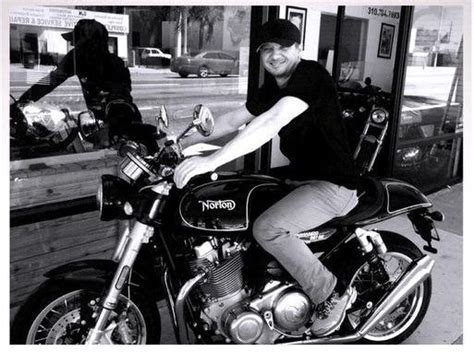 jeremyleerenner.com | Jeremy renner, Renner, Motorcycle guy