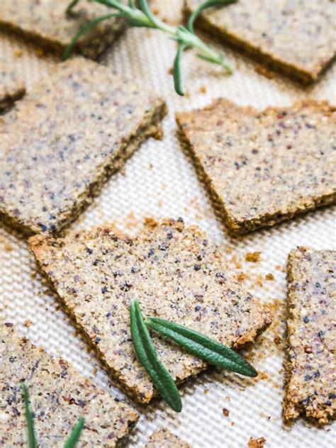 Healthy Vegan Crackers With Quinoa And Tahini Sarahs Vegan Guide