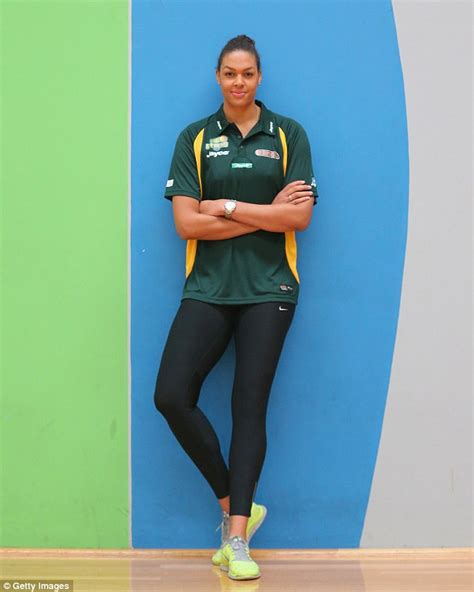 Liz Cambage Height Weight / Liz Cambage Height, Weight, Age, Body ...