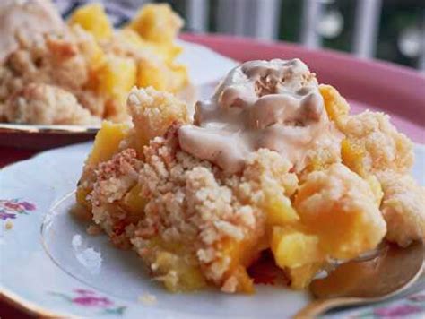 Crumble Mangue Ananas Et Noix De Coco De Une Bisontine En Cuisine Et