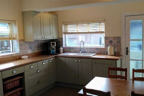 Diy Kitchens Linwood In Sage With Batik Tiles Diy Kitchen Kitchen