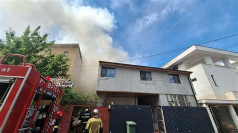 Un B Rbat A Murit Ntr Un Incendiu De Amploare Din Bucure Ti Casa I A