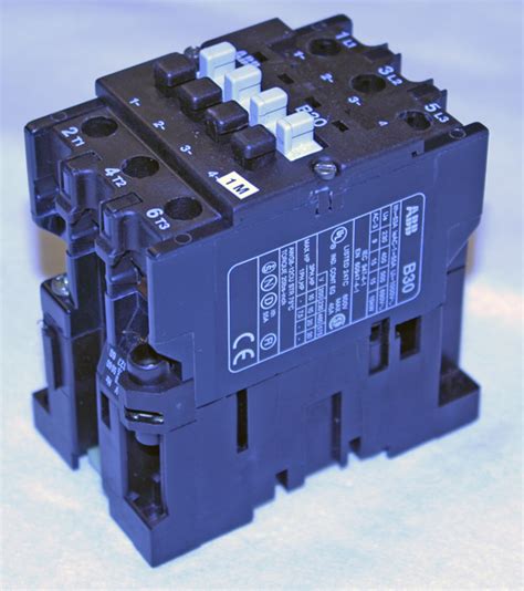 Abb 3 Pole Contactor