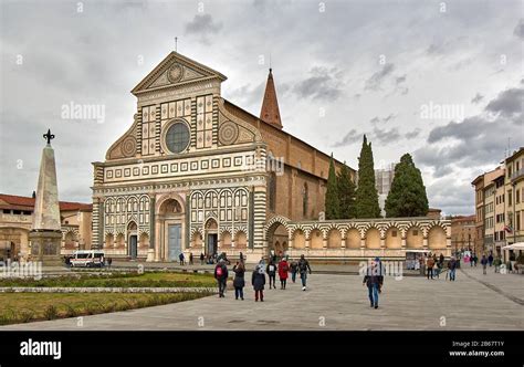 FLORENCE ITALY CHURCH SANTA MARIA NOVELLA EXTERIOR WITH VISITORS IN THE ...