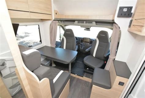 Chausson S514 Sport Line low-profile | Review | | Out & About Live