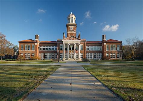 Premium Photo A Large Building With A Clock Tower On The Front