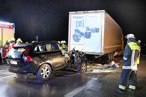 Velden Volvo Rast Ungebremst In Sattelzug J Hriger Sofort Tot