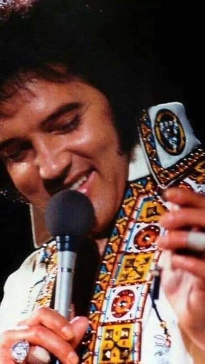 Pin By Ida Ueding On Elvis Presley Elvis Presley Photos Elvis Presley Concerts Elvis Presley