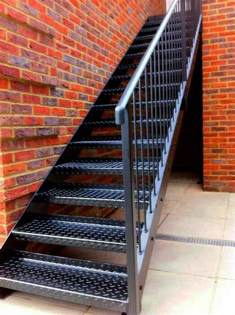 Pin By Vrishna On Escalera Exterior Stairs Wrought Iron Stairs