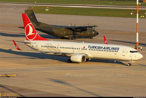 TC JYO Turkish Airlines Boeing 737 9F2ER WL Photo By Sebastian