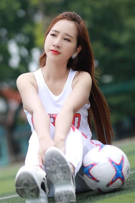 Cô giáo dạy Toán gây bão mạng đẹp chuẩn hot girl là ai Người đẹp Việt Giải Trí