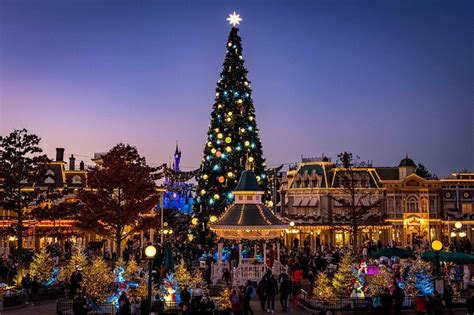 Disneyland Paris at Christmas: Tips and things to know before you go ...