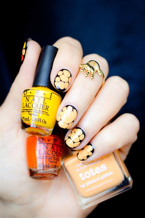 Easy Halloween Nail Art How-to