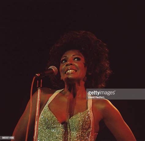 4 902 Shirley Bassey Photos And High Res Pictures Getty Images