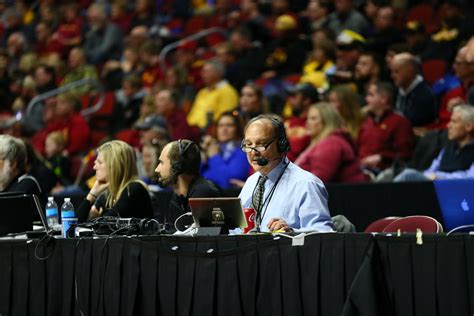 Drake Sportscaster Larry Cotlar Dies In Iowa Flash Floods Yahoo Sports