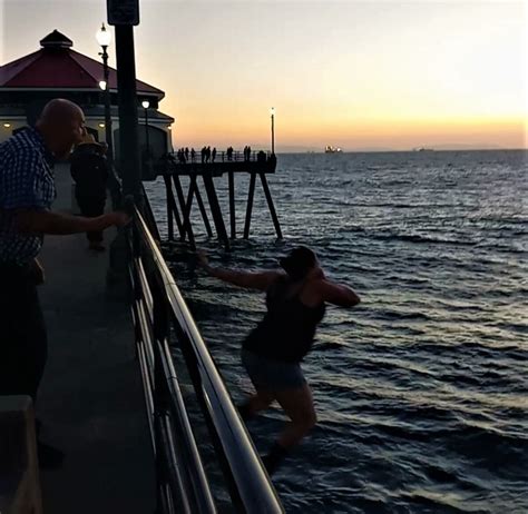 Man Dies After 40 Foot Jump Off Huntington Beach Pier Los Angeles Times