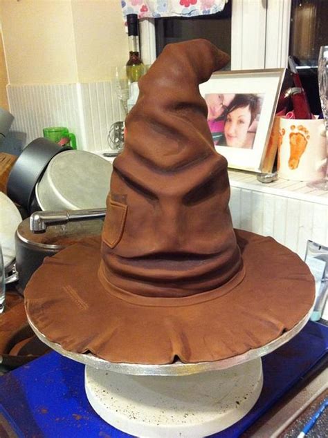 Sorting Hat Cake! - Cake by Natalie King - CakesDecor