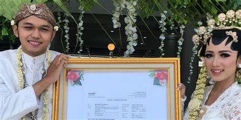 Anak Akuntan Publik Di Solo Nikahi Kekasih Dengan Mahar 2 300 Lembar