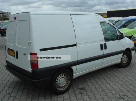 Peugeot Expert 2 0 Hdi AIRCO MARGIN 2005 Box Type Delivery Van Photo