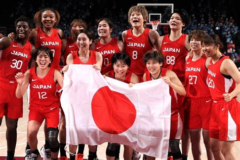 「世界中から尊敬と称賛を勝ち取った」女子バスケ日本代表の快挙と奮闘ぶりに各方面から賛辞！【東京五輪】 The Digest