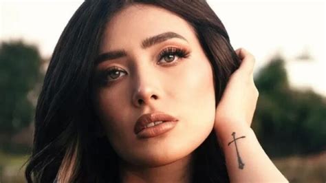 Brenda Zambrano Celebrates Her 28 Years On The Beach With Her Sensual Yellow Bikini