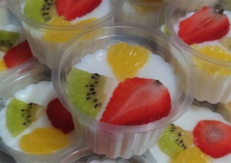 Resep Silky Puding Cup Topping Buah Segar Oleh Salma Hanty Cookpad