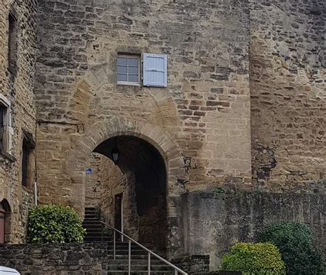 La porte médiévale à Montoison site du patrimoine de la Drôme