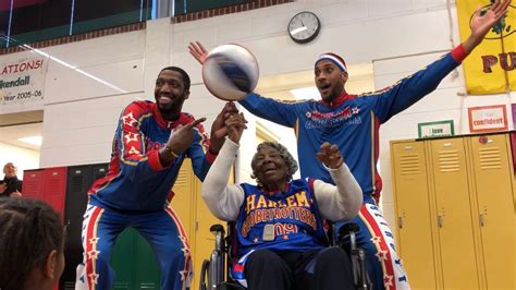 109 Year Old Grandma Sings For Harlem Globetrotters Youtube