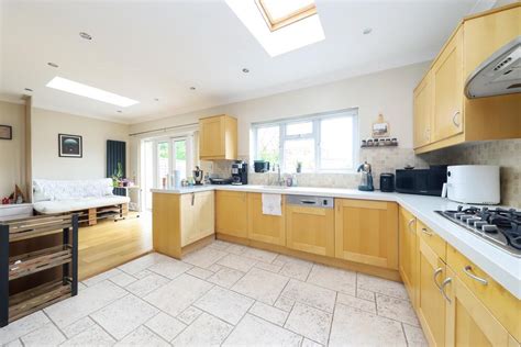 Cannon Lane Pinner Ha5 4 Bed Semi Detached House For Sale £899 950